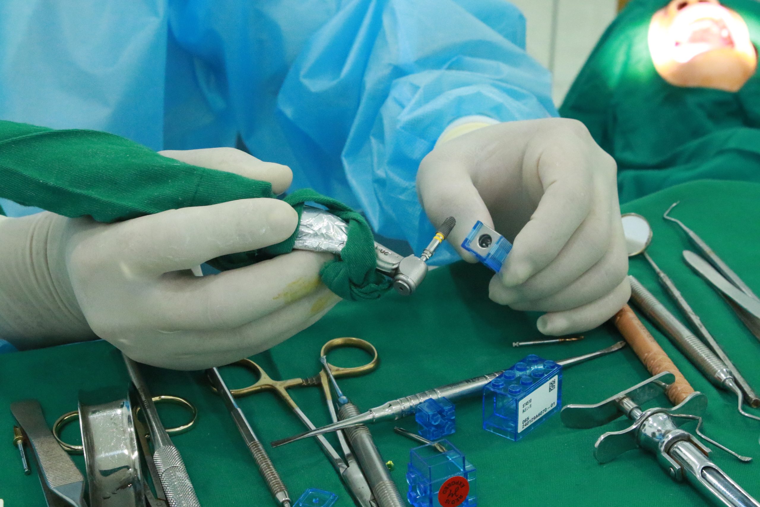 Trồng răng Implant tại Việt Pháp